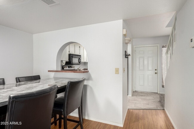 Photo - 622 W 14th St