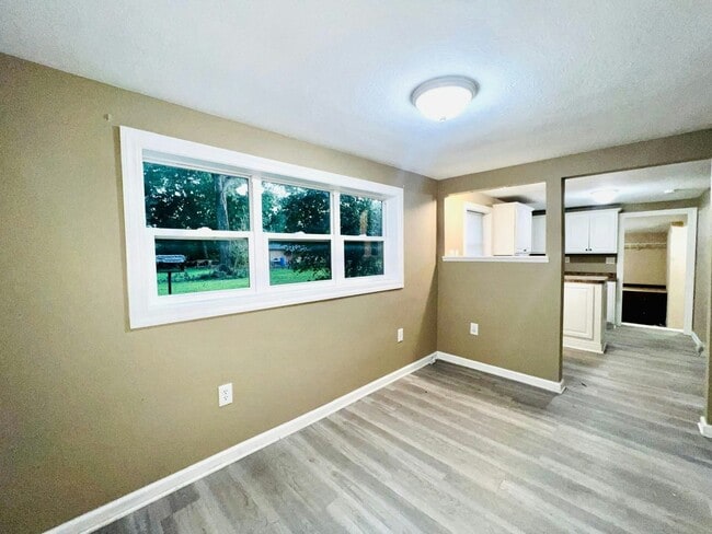 Photo - 8310 Bellflower Rd