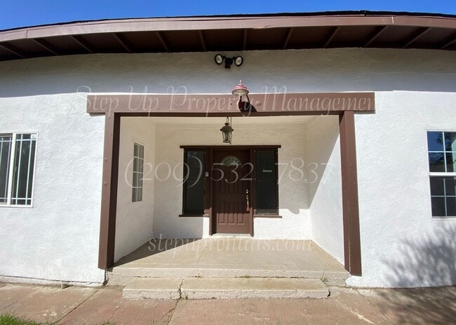 Building Photo - 11240 CA-49 Unit A