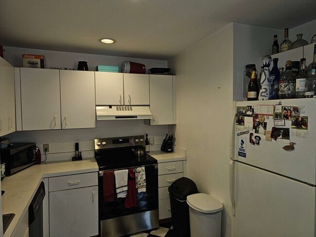 Building Photo - 10 Weston Ave Unit 304