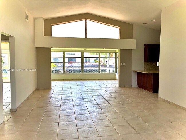 Photo - 2560 NE 200th St