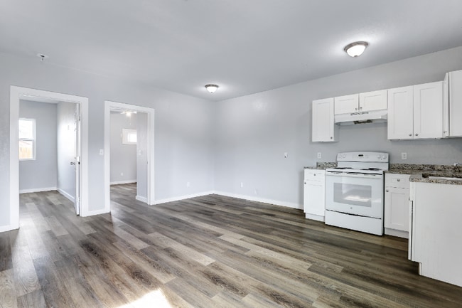 Photo - 438 S San Joaquin Ave Unit 1