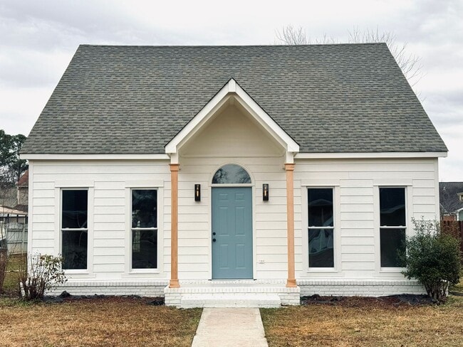 Building Photo - Charming Renovated 3BR/2BA | Cul-de-Sac | Move-In Ready