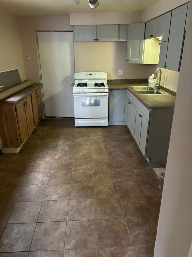 Photo - 2029 Plainview Ave