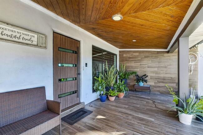 Photo - 2601 NE 8th Ct