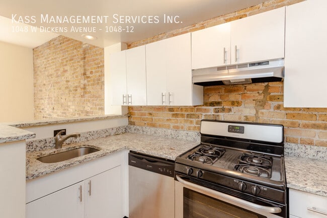 Building Photo - 1048 W Dickens Ave Unit 1048-12