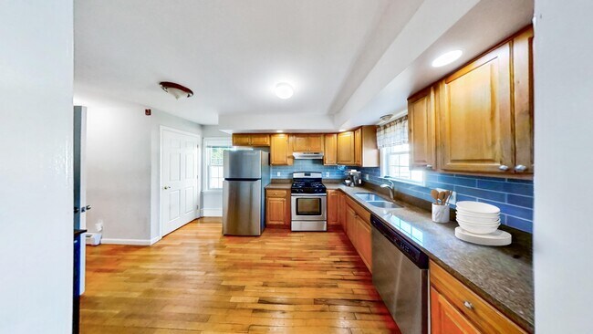 Photo - 35 Juniper St Apartments Unit #1