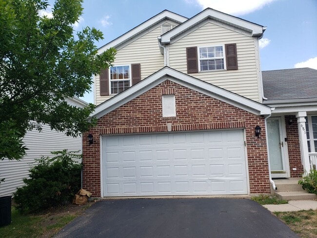 Building Photo - Updated 3 bd 2.5 ba updated home