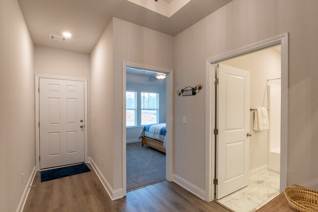Photo - 1091 Primrose Dr