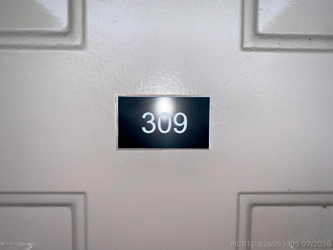 Photo - 3100 W Rolling Hills Cir Unit 309