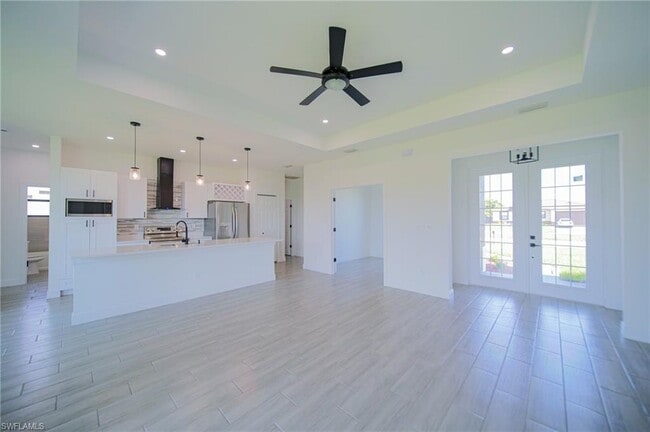 Photo - 422 Kismet Pkwy E