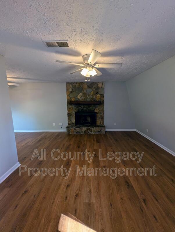 Photo - 207 Rustwood Dr