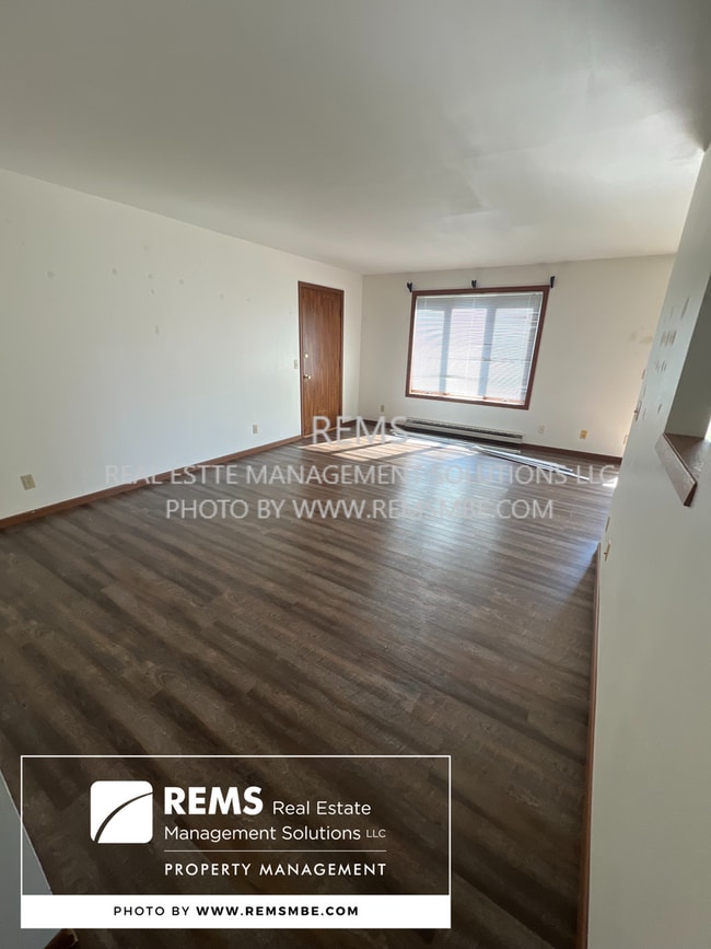 Photo - 210 W John St Unit 5