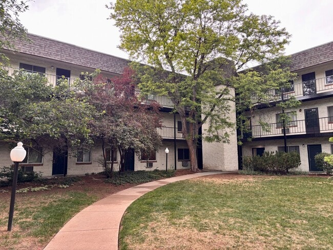 Building Photo - Spacious 2-Bedroom Condo in Denver's Monaco Lakes Community | $1,295/mo