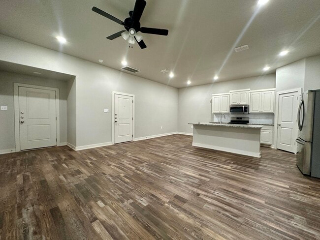 Photo - 5524 122nd Street