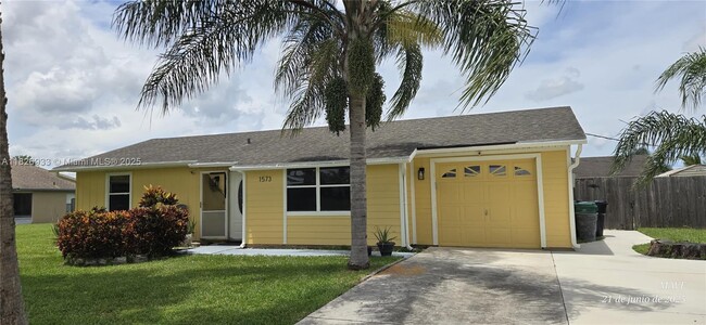 Photo - 1573 SW Lexington Dr House