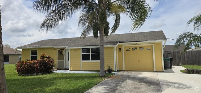 Building Photo - 1573 SW Lexington Dr Rental