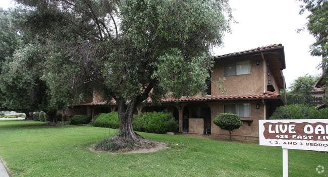 Live Oak Plaza - Live Oak Plaza