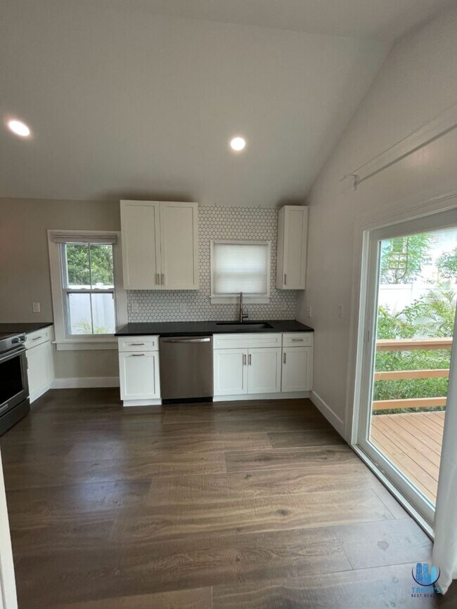 Photo - Adorable Bungalow in the Heart of Gulfport