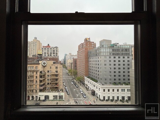 Photo - Fourth Avenue Unidad 11B