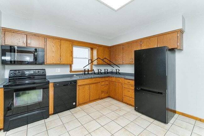 Photo - Recently Renovated 5 Bedroom Home! *1/2 OFF FIRST MONTH OF RENT*