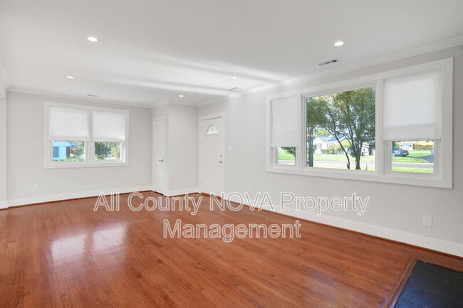 Photo - 4605 Henderson Rd