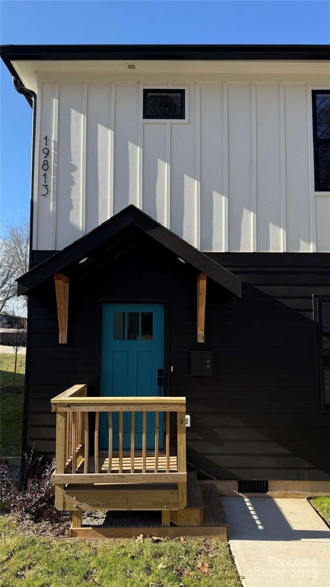 Building Photo - 19813 N Ferry St