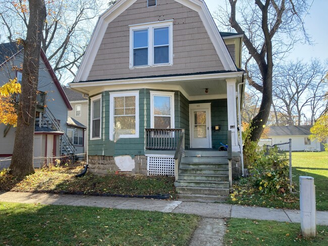 Photo - 1111 Mound St House