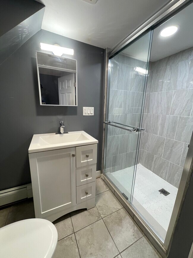 Photo - 60 Saint James St
