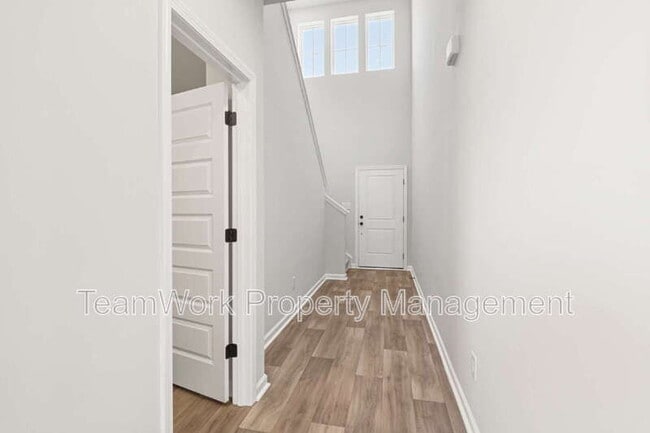 Photo - 376 Tiliwa St