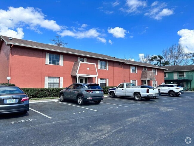 Building Photo - 1625 W Oak Ridge Rd Unit 1625C Rental