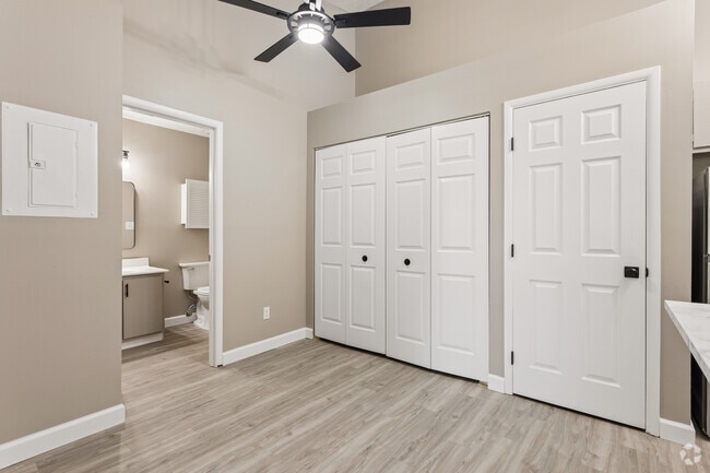 1 dormitorio, 1 baño – 650 pies cuadrados - Comedor