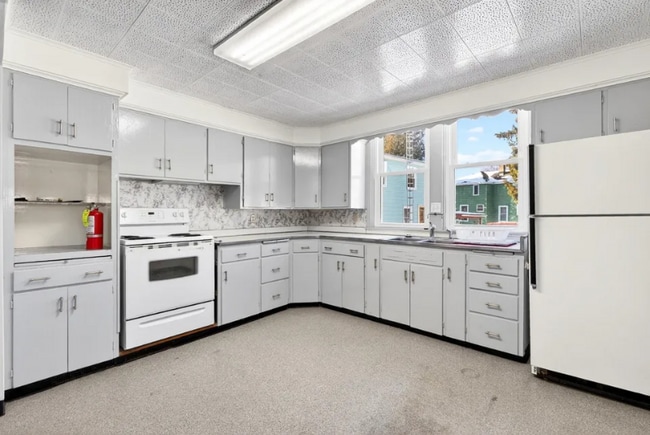 Photo - 328 E Fond du Lac St Unidad Lower