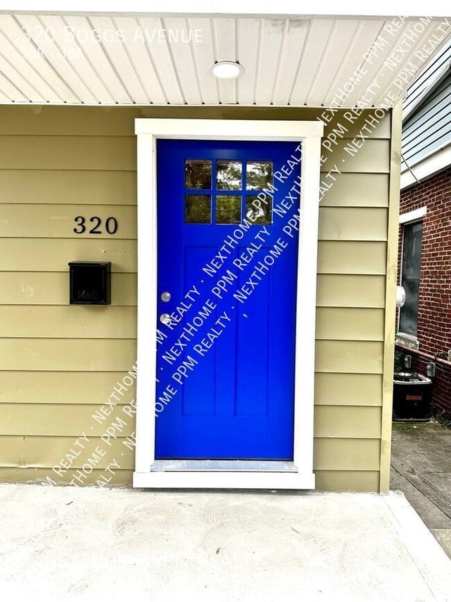 Photo - 320 Boggs Ave