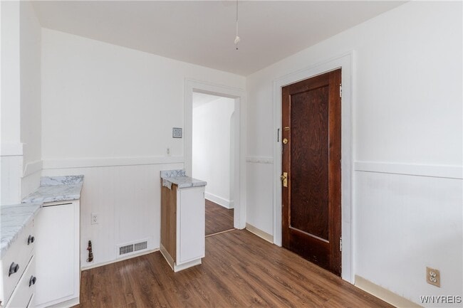 Building Photo - 189 Hamilton Dr