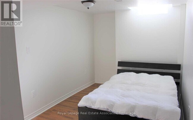 Photo - 155 Johnswood Crescent