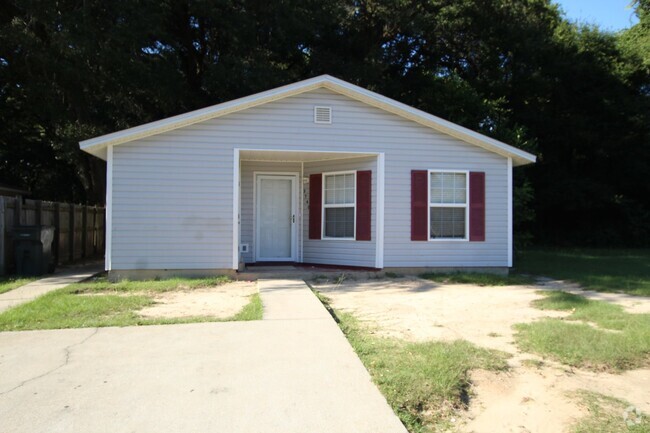 Building Photo - 3BR/1BA Patio Home Near Downtown Pensacola...