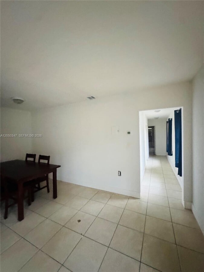 Photo - 800 NW 56th St Unit 3