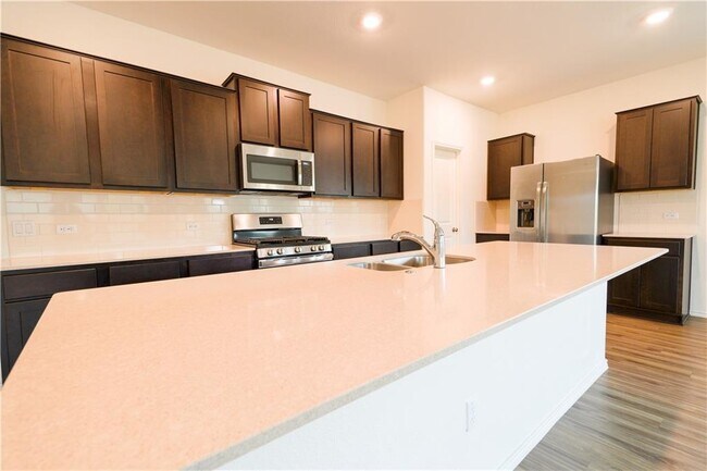 Photo - 933 Wildrye Ct