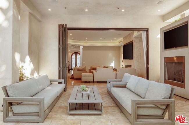 Photo - 329 Canon Dr