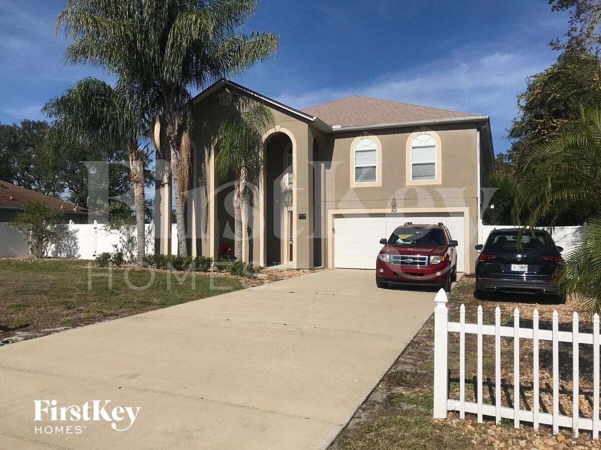 Photo - 2458 Arslan St