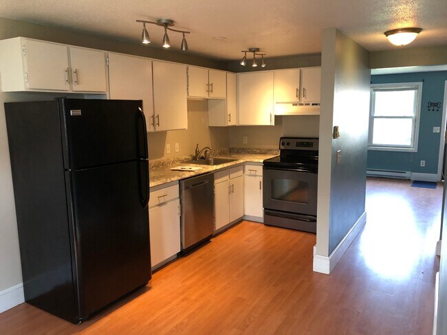 Photo - 794 Court St Unidad I