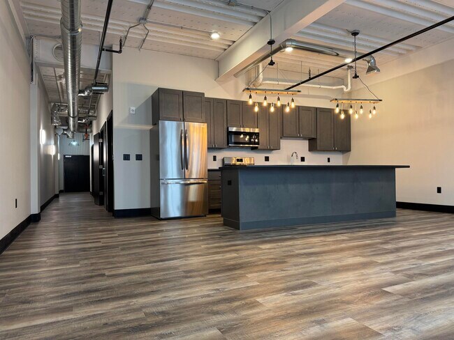 Photo - 200 W College Ave Unidad 205