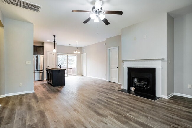 Photo - 62 Dropseed Ln