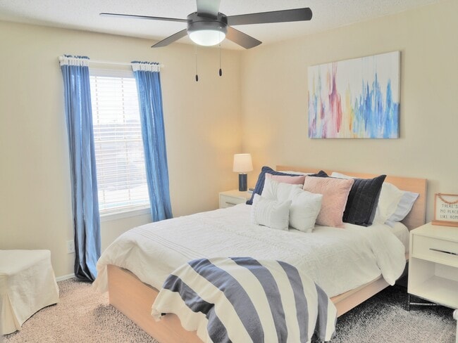 Building Photo - Villa Del Mar Apartments