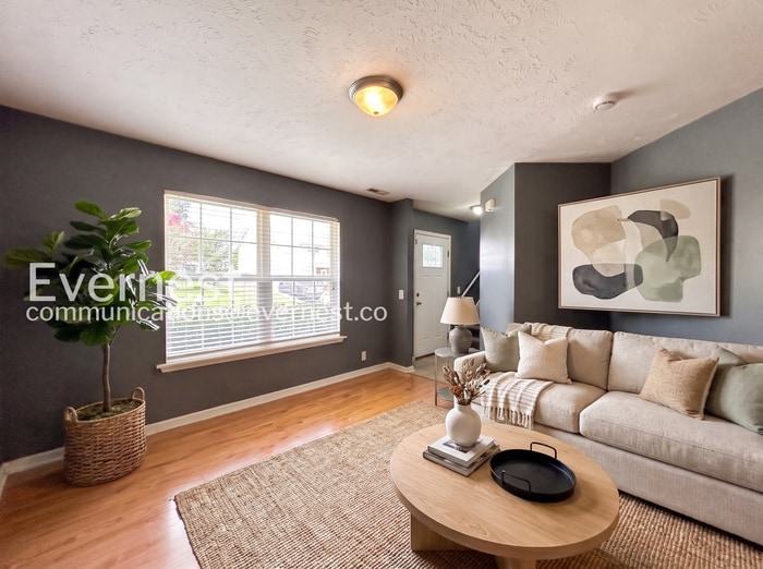 979 Tom Hailey Blvd