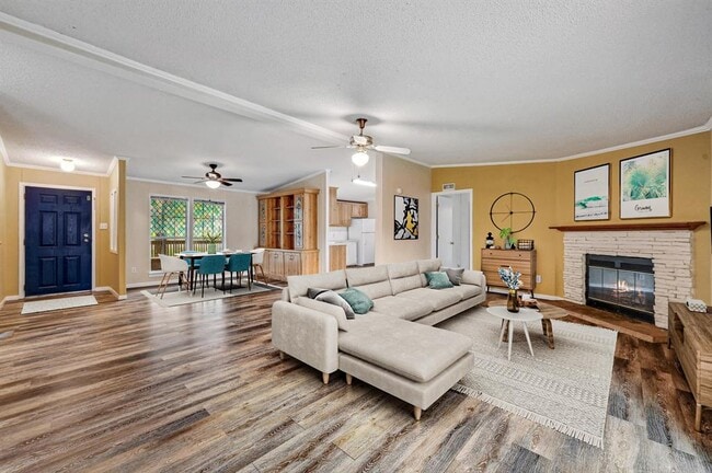 Photo - 241 Glenwood Dr