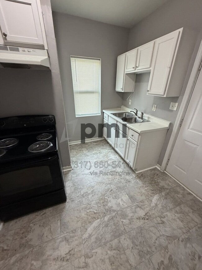 Photo - 112 Adler St
