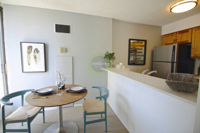 Photo - 774 N Dearborn St