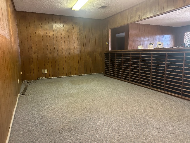 Photo - 125 W Monroe St